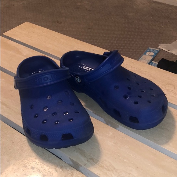 royal blue crocs